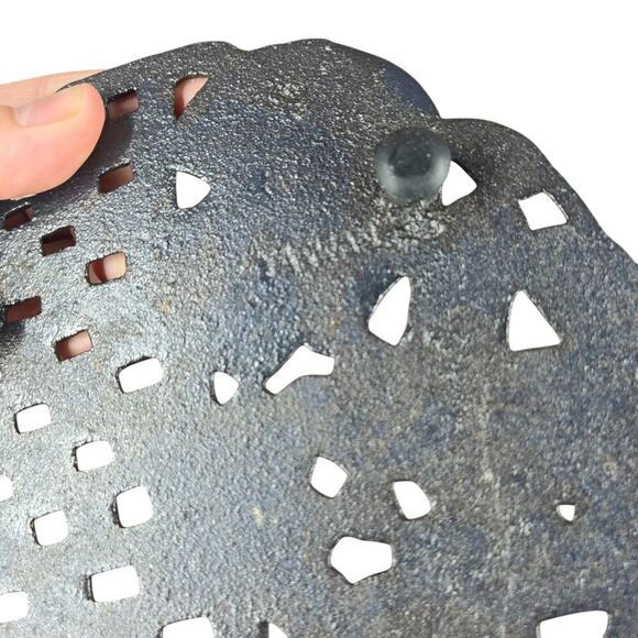 VINTAGE BRASS TRIVET - Fruit Basket Design - Picture 5 of 6